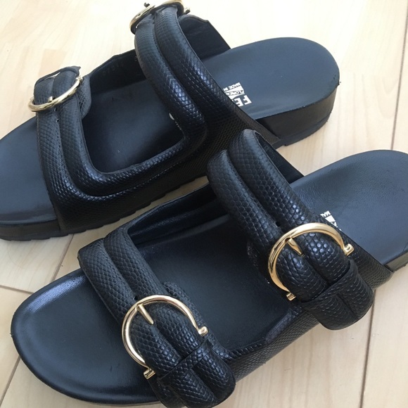 Ferragamo ‘Moro’ Lizard Embossed Leather Sandal. Size 8 - Picture 7 of 12